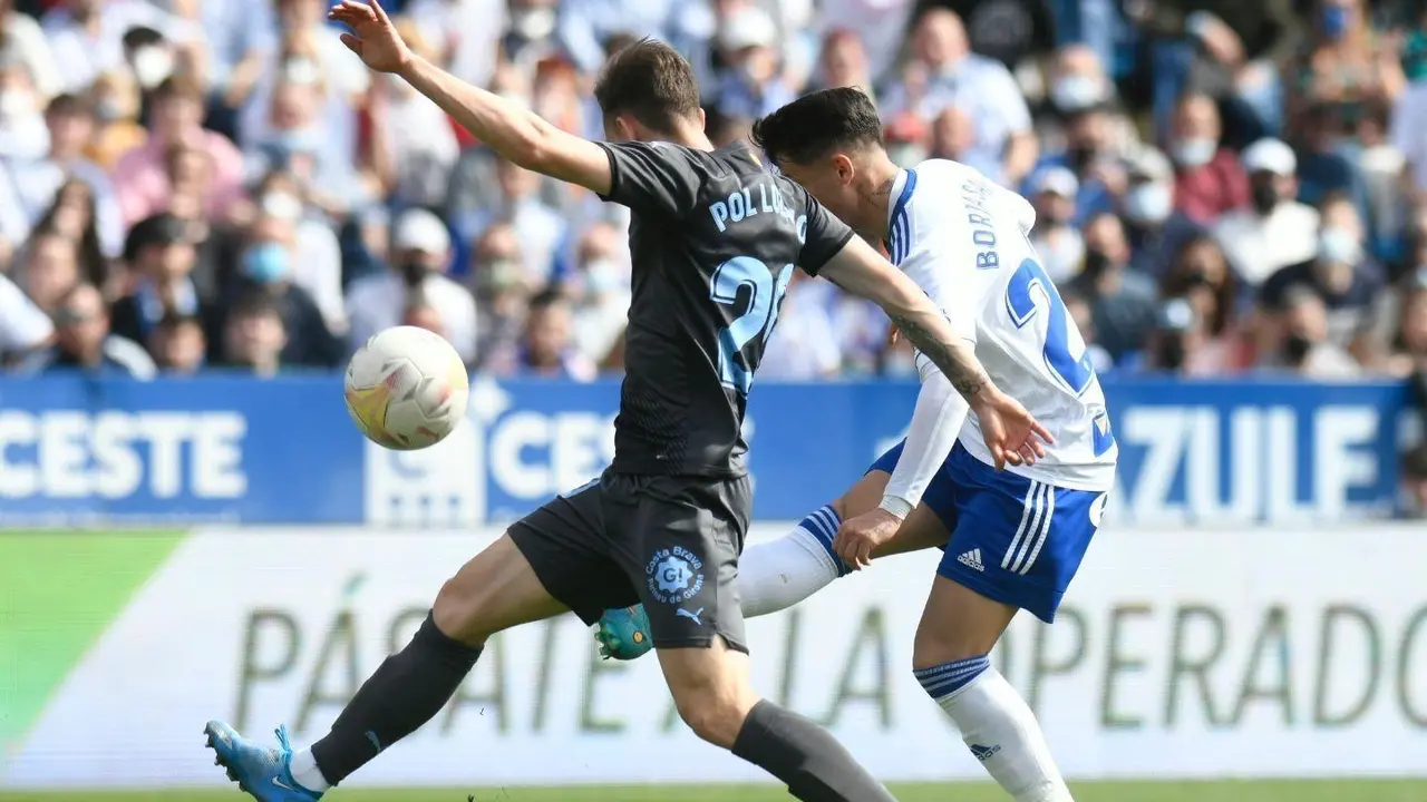 Borja S&aacute;inz define para hacer el gol del Real Zaragoza frente al Girona. Imagen: Real Zaragoza. 