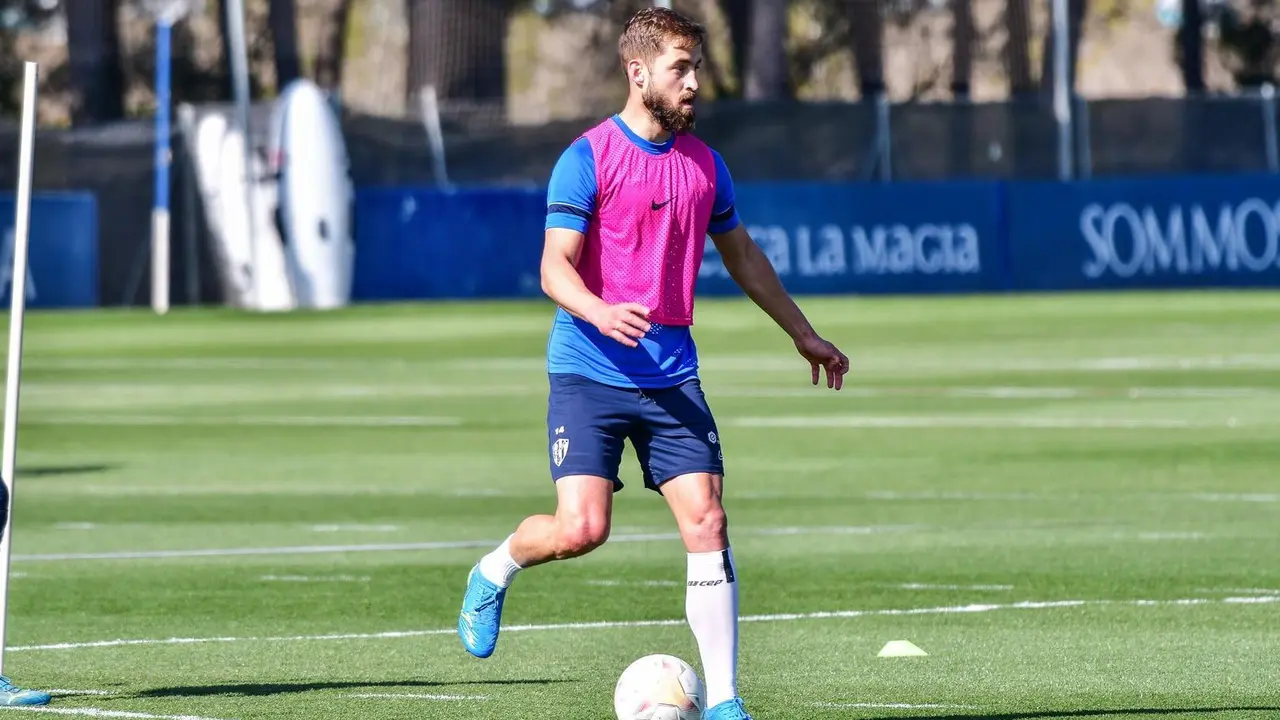 Pulido durante el entrenamiento. | Foto: SD Huesca