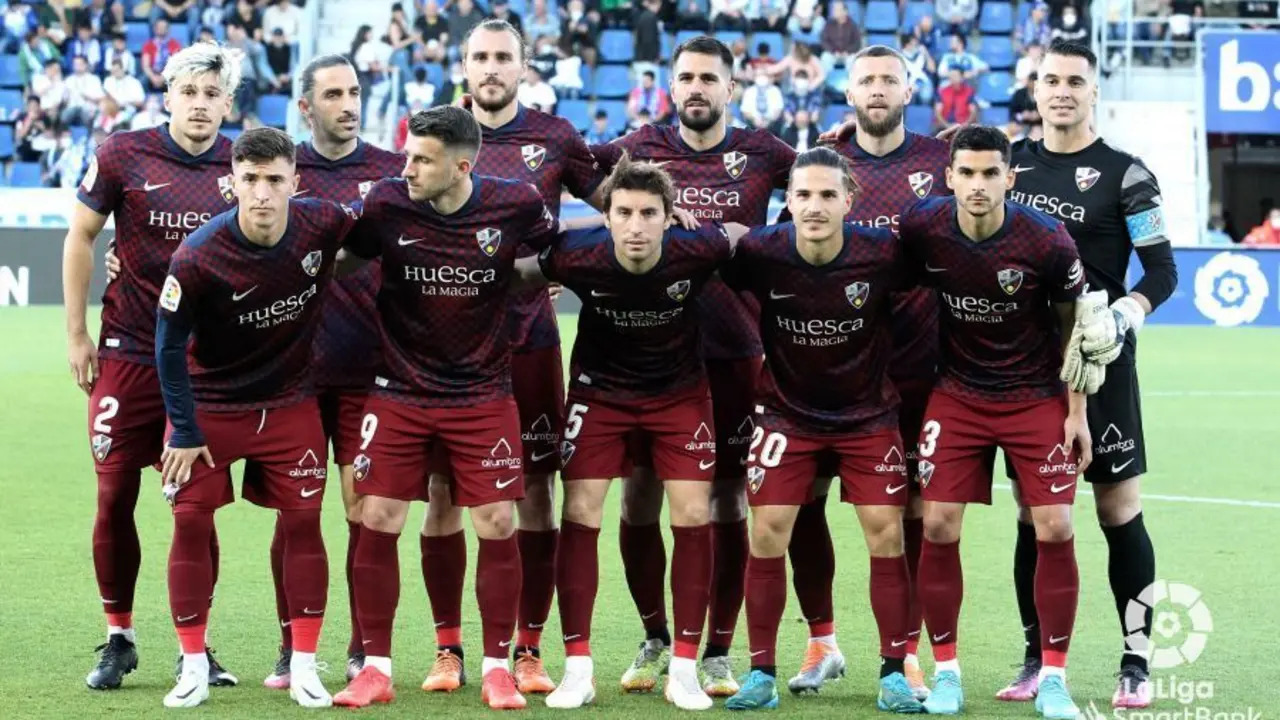 Once inicial del Huesca contra el Tenerife. Foto: LaLiga