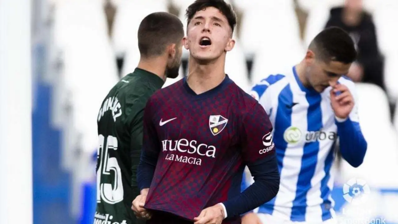 Escriche se lamenta de una ocasi&oacute;n perdida en el Legan&eacute;s Huesca. Foto: LaLiga