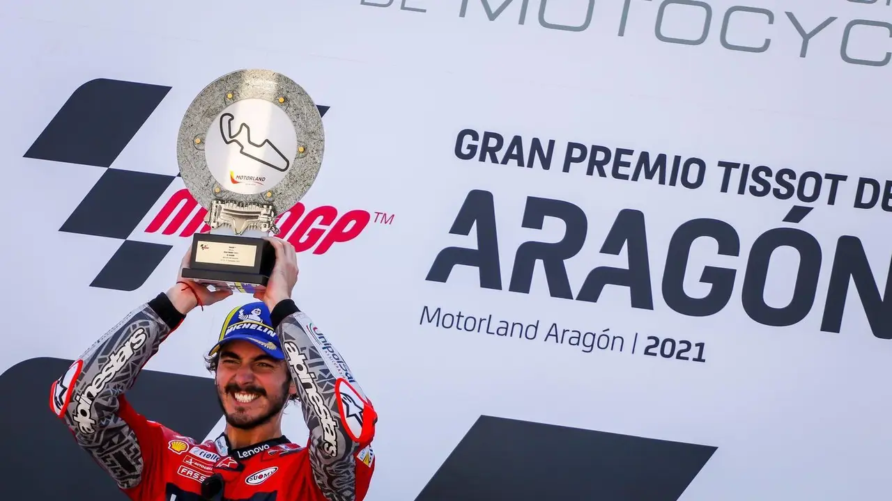 'Pecco' Bagnania celebra su primera victoria de Moto GP en Motorland Arag&oacute;n 2021. Foto: MotorLand Arag&oacute;n