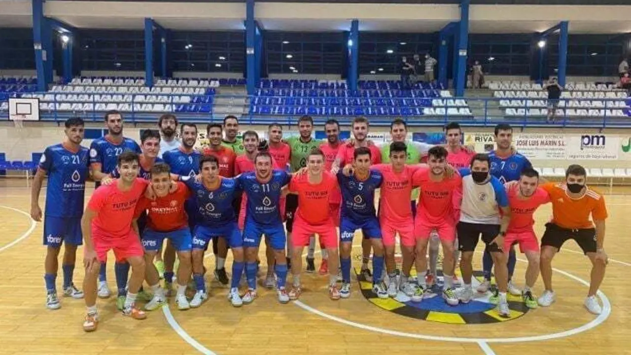 El Pinseque y el Full Energ&iacute;a Zaragoza, en un partido de pretemporada