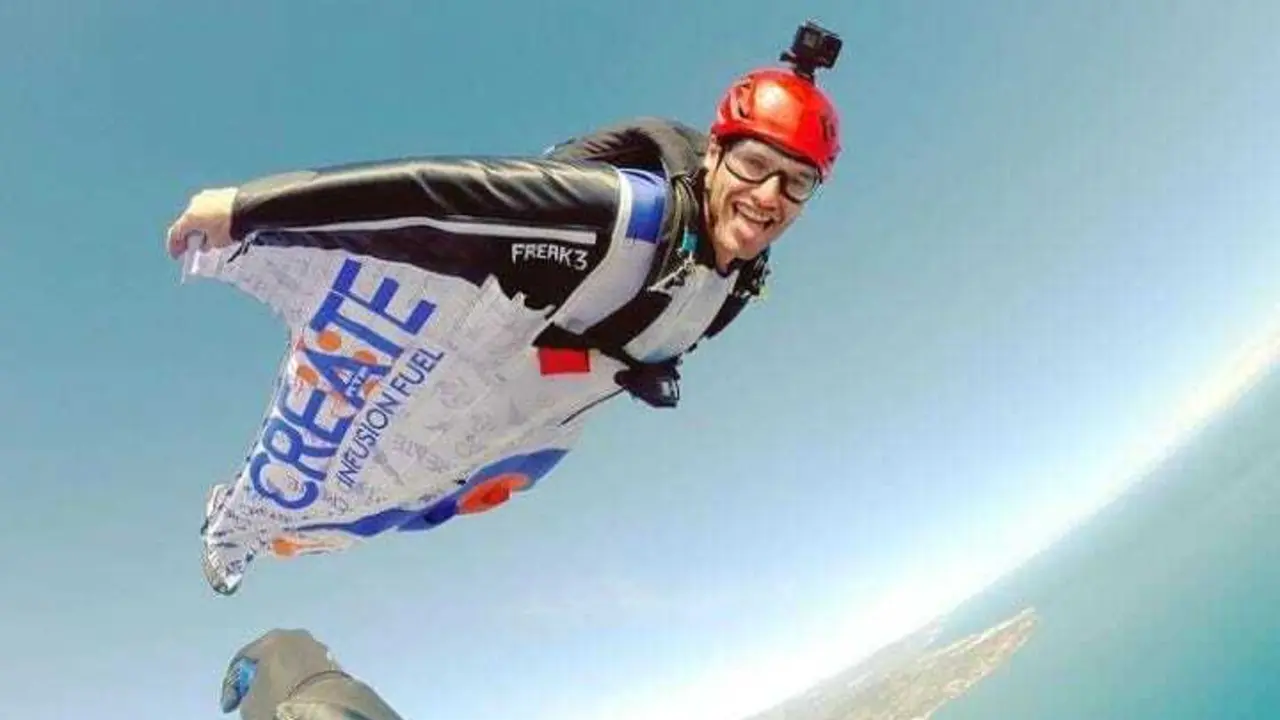 En la imagen, Alex Villar que falleci&oacute; la pasada semana en un salto base en el Valle de Chistau. Foto: Cedida