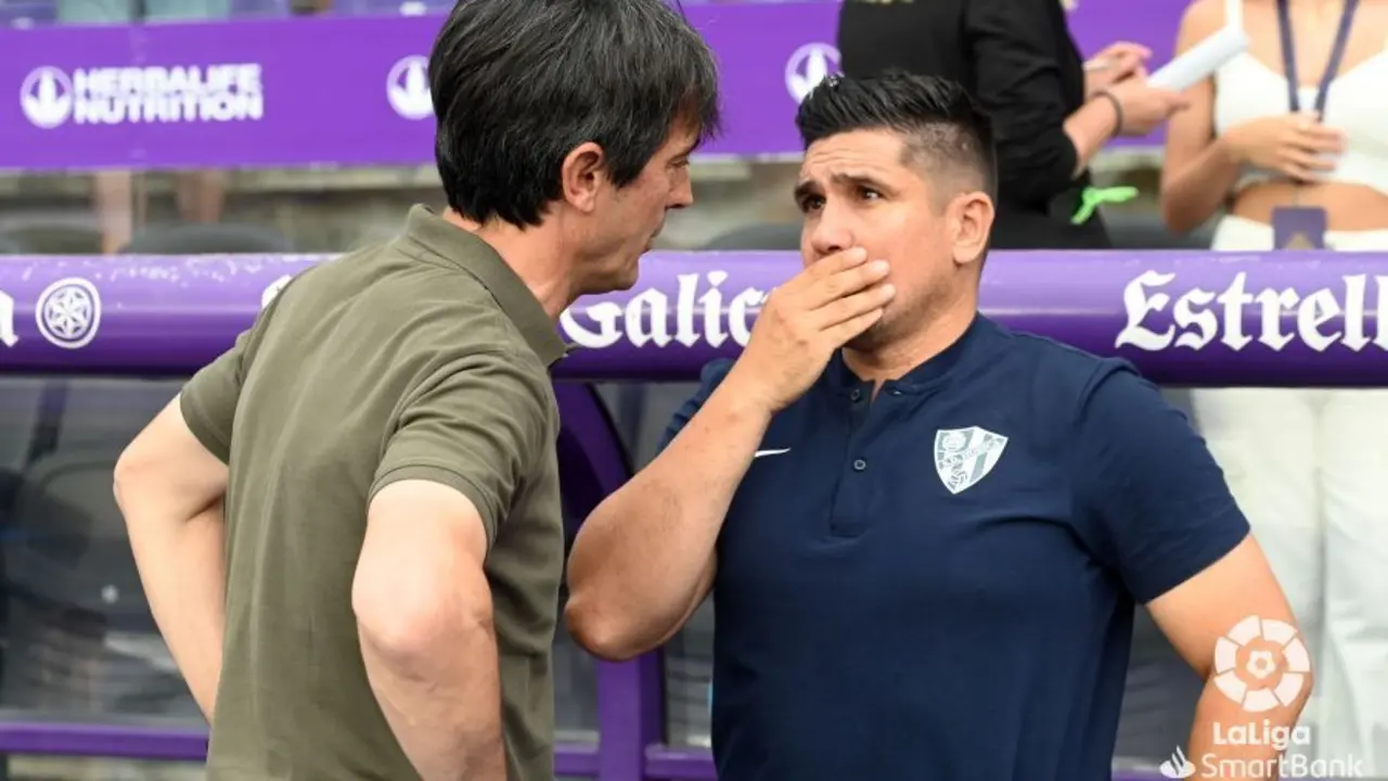 Xisco con Pacheta antes de comenzar el partido Vallaolid-SD Huesca que ha dejado a los castellanos en Primera. Foto: LaLiga