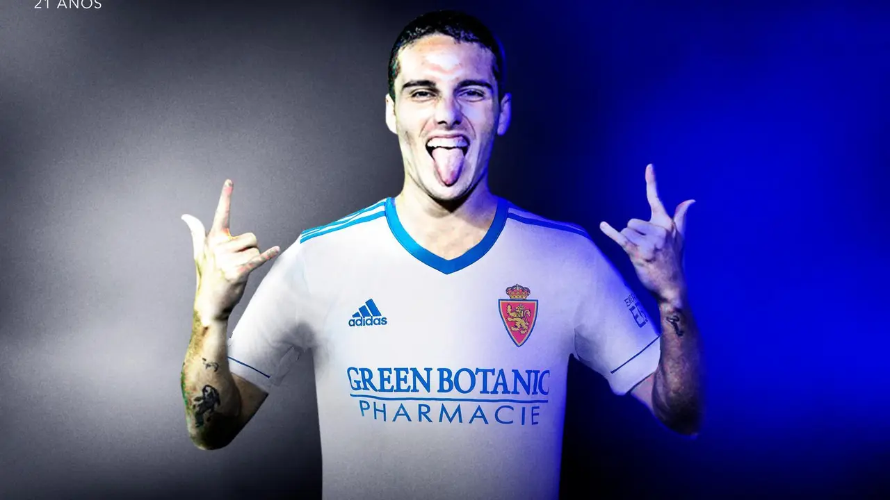 Uno de los sue&ntilde;os de la afici&oacute;n de La Romareda es ver a Sergio Camello con la camiseta del Real Zaragoza | Dise&ntilde;o: &Aacute;lex Bueno /AB Design