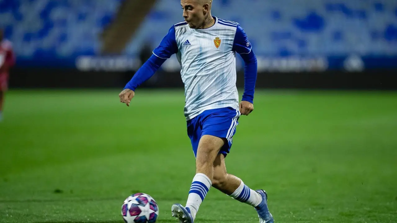 Luis Carbonell, en un partido en La Romareda con las categor&iacute;as inferiores del Real Zaragoza. | Foto: Real Zaragoza