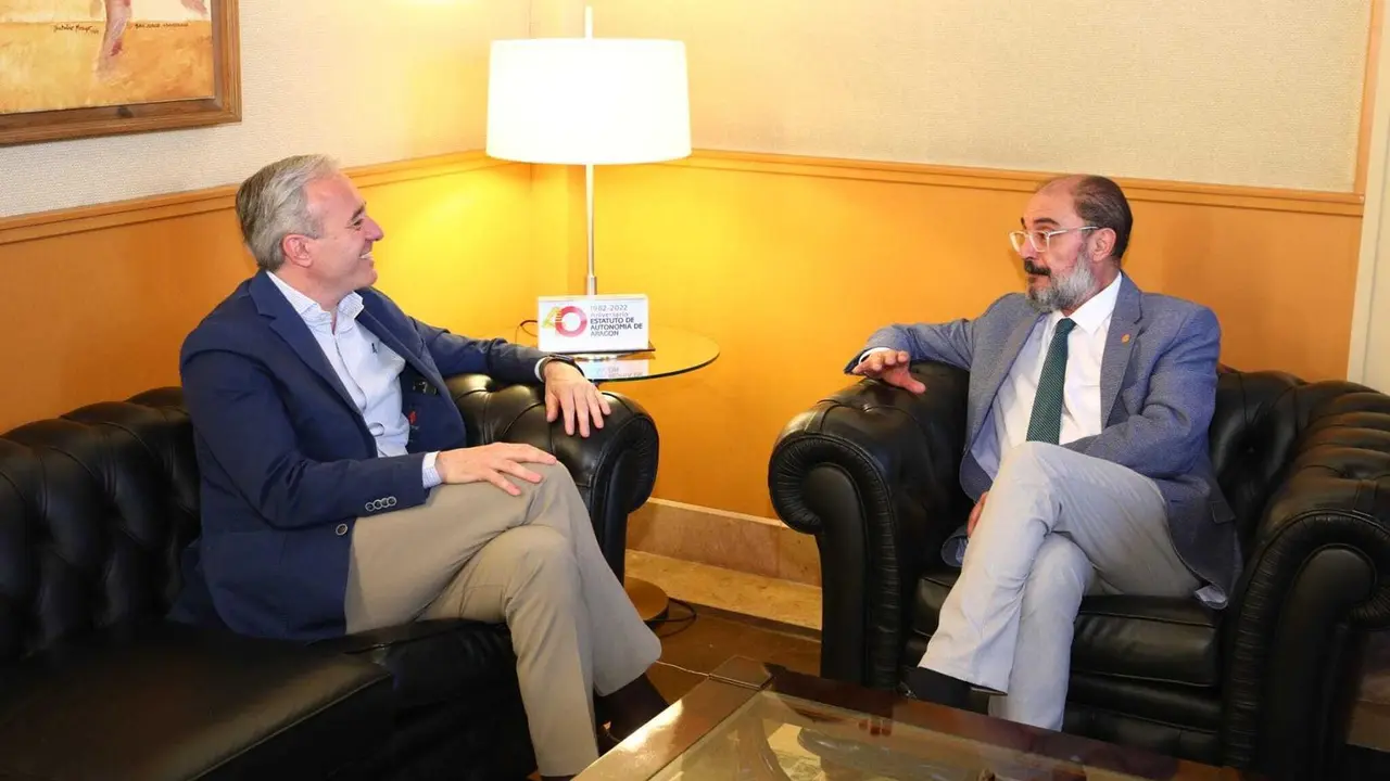 Lamb&aacute;n y Azc&oacute;n, esta tarde en el despacho del presidente aragon&eacute;s | Foto: Gobierno de Arag&oacute;n