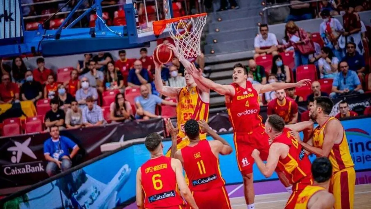 El zaragozano Jaime Pradilla, con Espa&ntilde;a el pasado 1 de julio en Zaragoza | Foto: FEB
