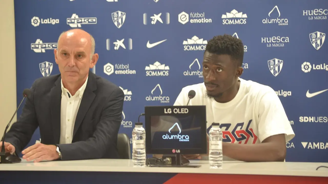 Kant&eacute;, en la imagen, ha sido presentado por el director deportivo de la SD Huesca. Foto: Sportaragon