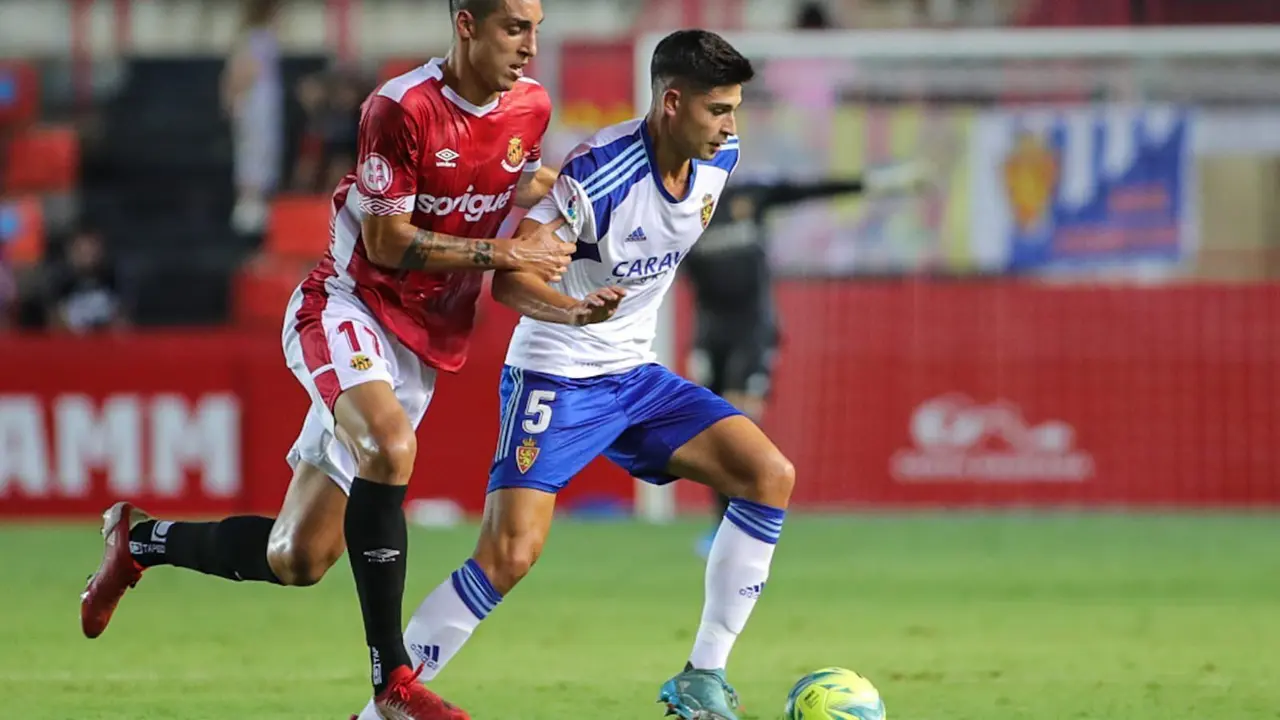 Jaume Grau conduce de zurda ante el N&aacute;stic de Tarragona | Foto: RZ