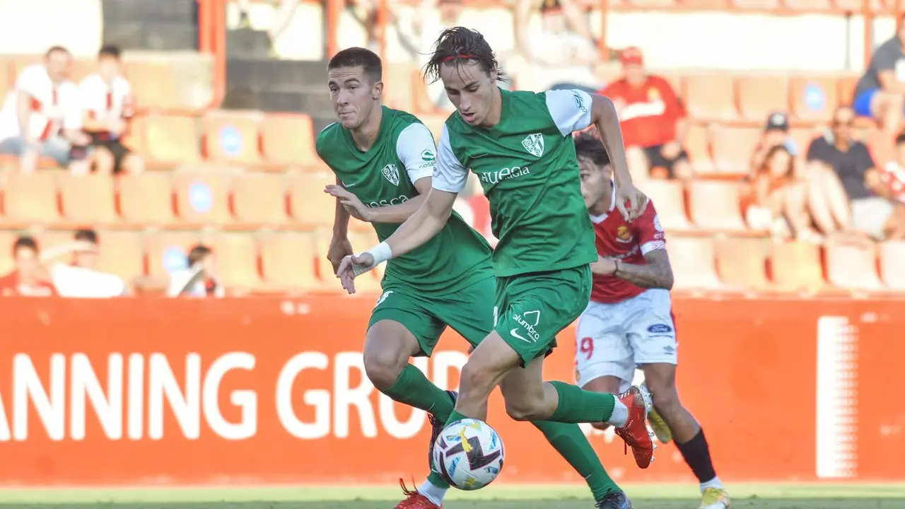 David Garc&iacute;a. en una imagen jugando el pasado mes de agosto. Foto: SD Huesca