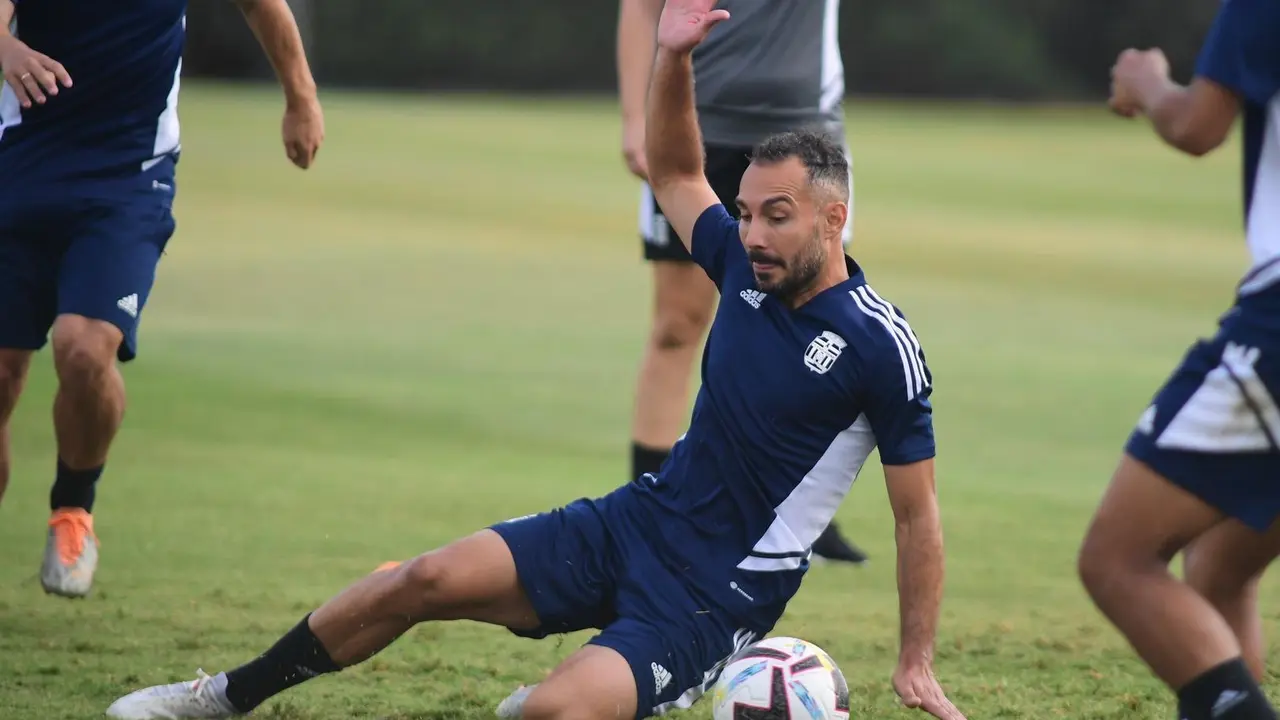 Ferreiro entrenando con su nuevo equipo. | Foto: Cartagena