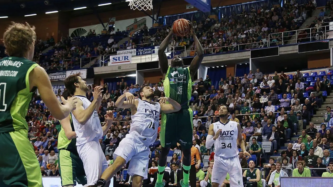 Maodo Nguirane, en un encuentro con Unicaja M&aacute;laga | Foto: ACB