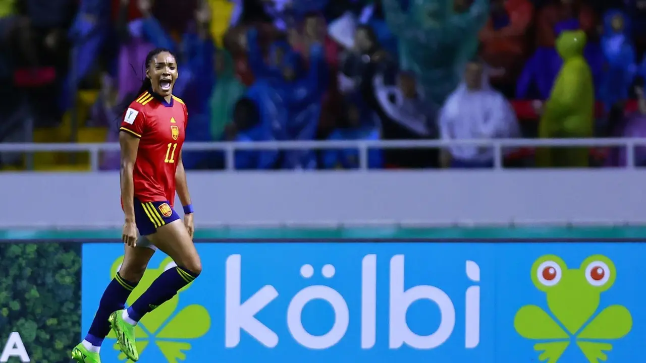 Salma Pallaurelo celebra uno de sus goles en la final sub20 contra Jap&oacute;n. Foto: Rfef