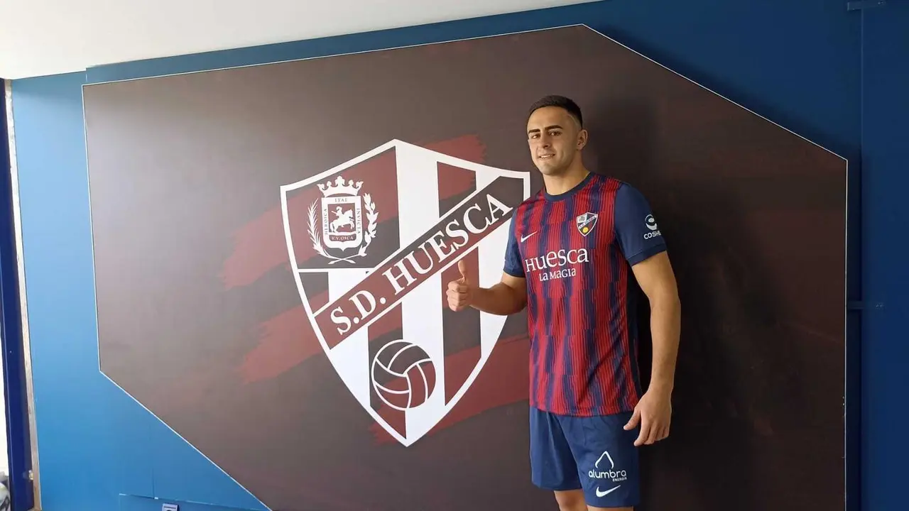 Rub&eacute;n Pulido en su presentaci&oacute;n. | Foto: V&iacute;ctor Rap&uacute;n Besc&oacute;s