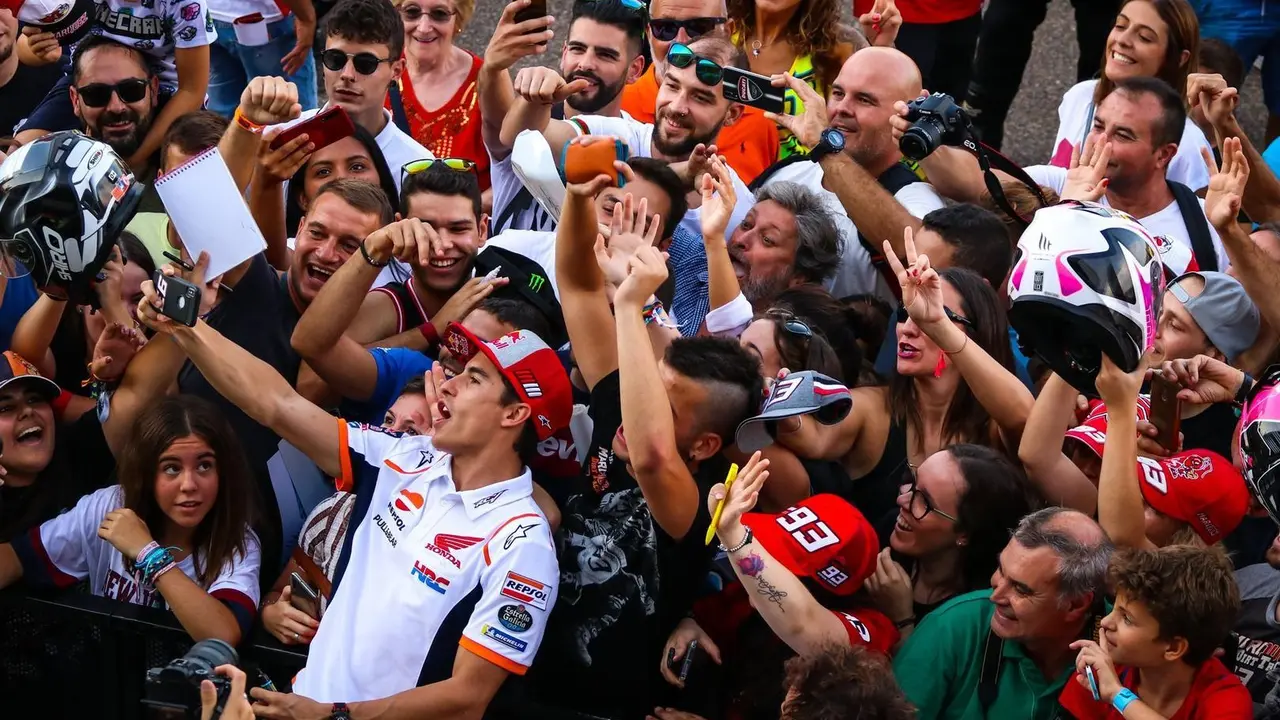 &Uacute;ltimo Pit Line Walk en Motorland Arag&oacute;n 2019 con Marc M&aacute;rquez. Foto: MotorLand Arag&oacute;n
