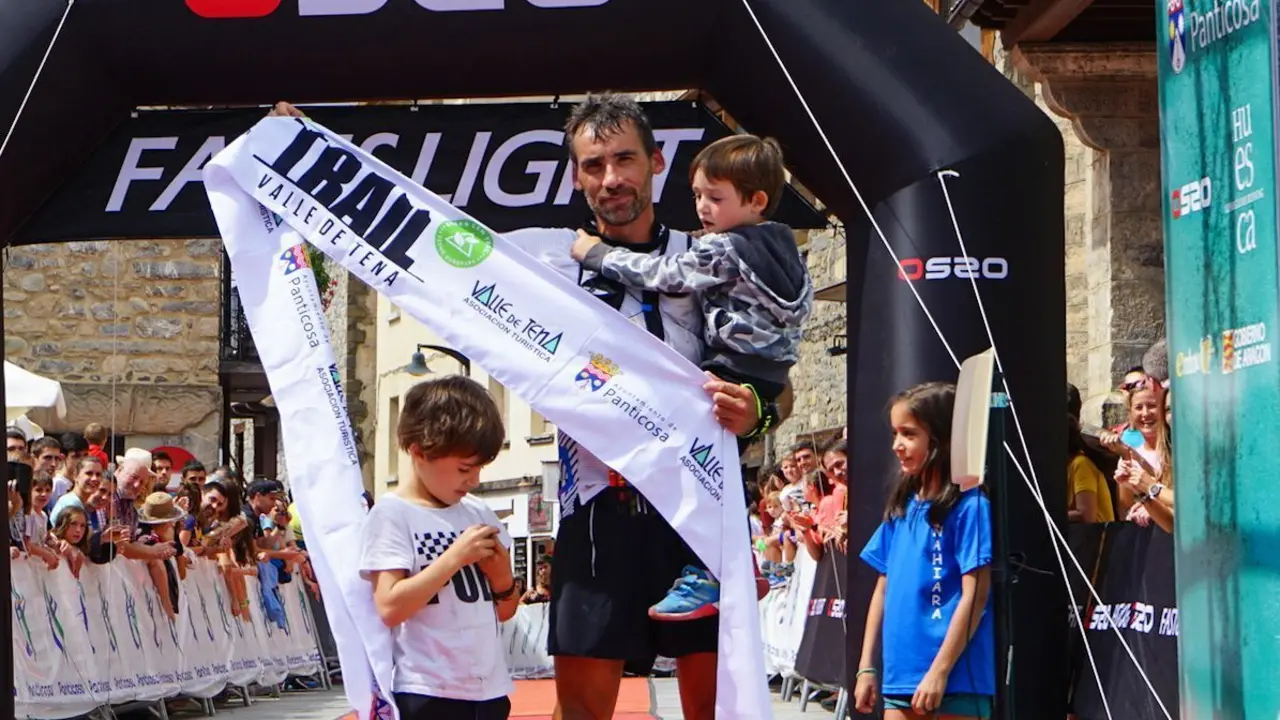 Luis Alberto Hernando, ganador de la 4K del Valle de Tena con nuevo r&eacute;cord. Foto: Sara Gu&eacute;rin
