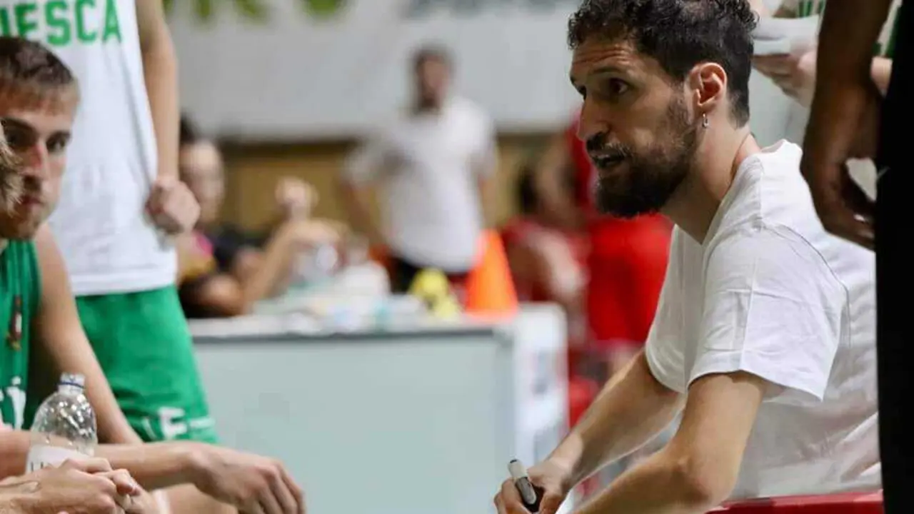 Santi Cerd&aacute;n, nuevo t&eacute;cnico del Pe&ntilde;as Huesca 