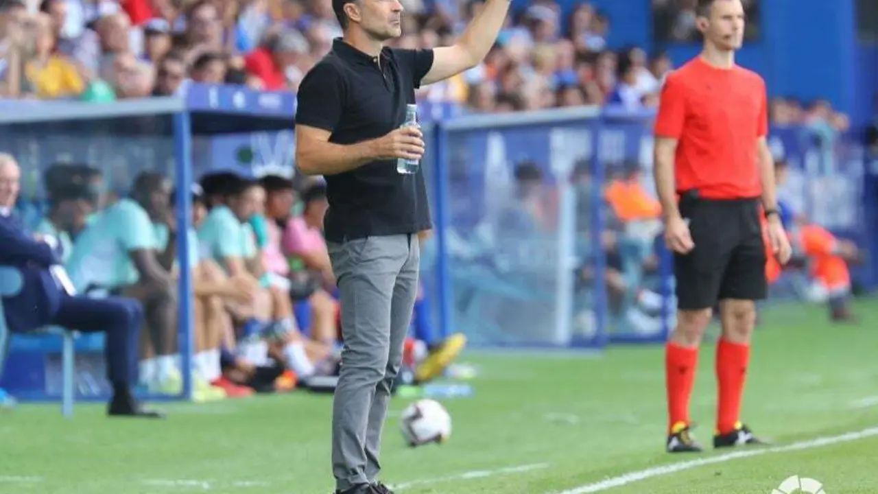 Carcedo dirige al Real Zaragoza ante la Ponferradina