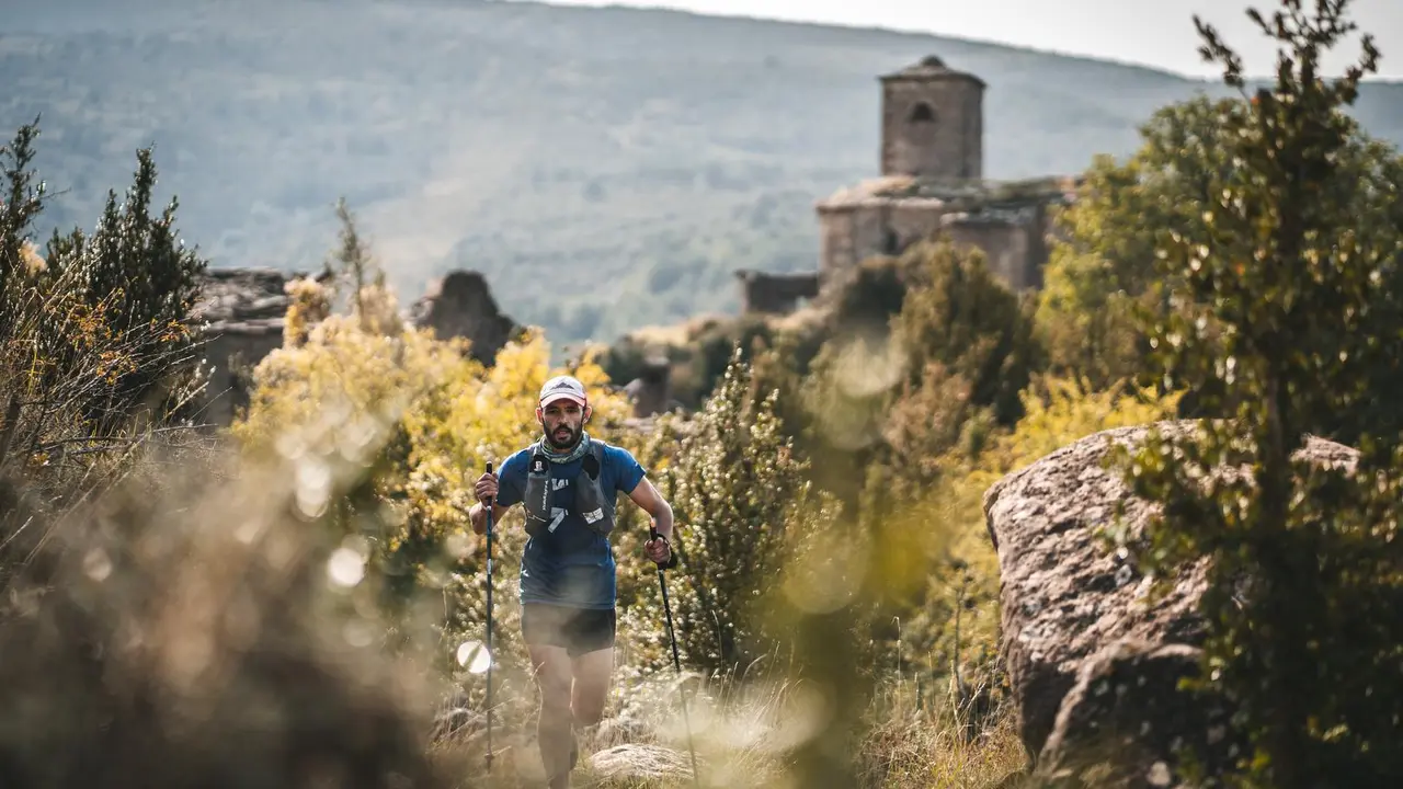 Un corredor en una anterior edici&oacute;n de la UTGS que pone en valor el parque natural de la Sierra de Guara. Foto: Jos&eacute; Miguel Mu&ntilde;oz