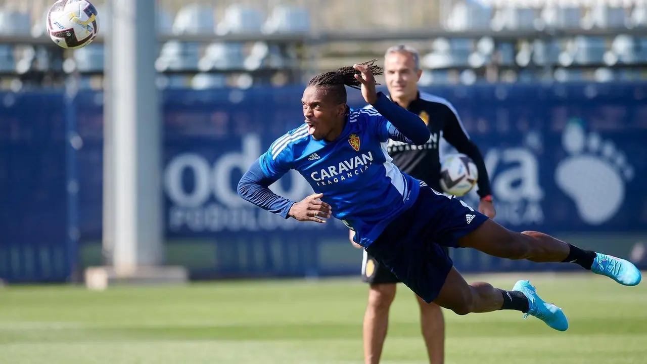 Jair Amador sigue siendo el l&iacute;der defensivo del Real Zaragoza | Foto: RZ
