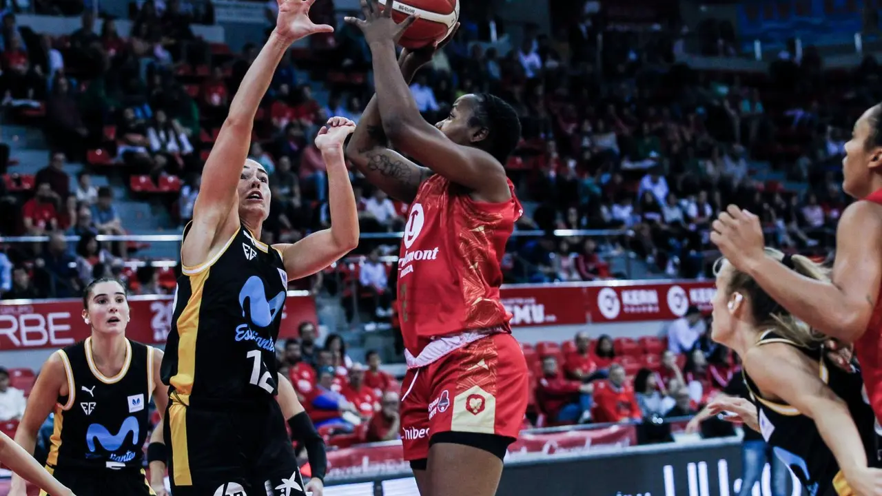 Imani Tate lanza a canasta | Foto: Casademont Zaragoza