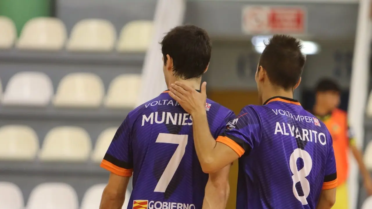Muniesa y Alvarito celebran un gol la jornada anterior | Foto: Andrea Royo L&oacute;pez