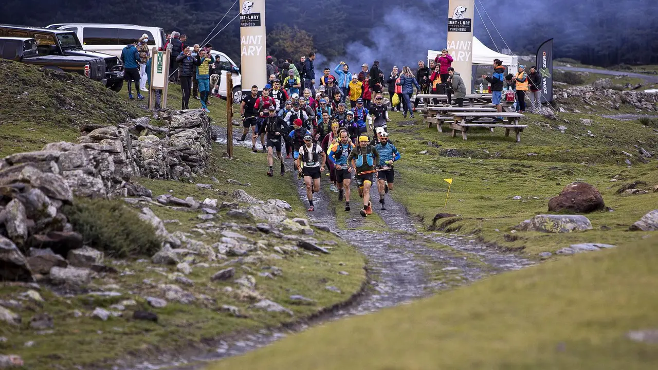 Salida de una de las pruebas de trail de la Contrebandiers. Foto:  Eduardo Moreno