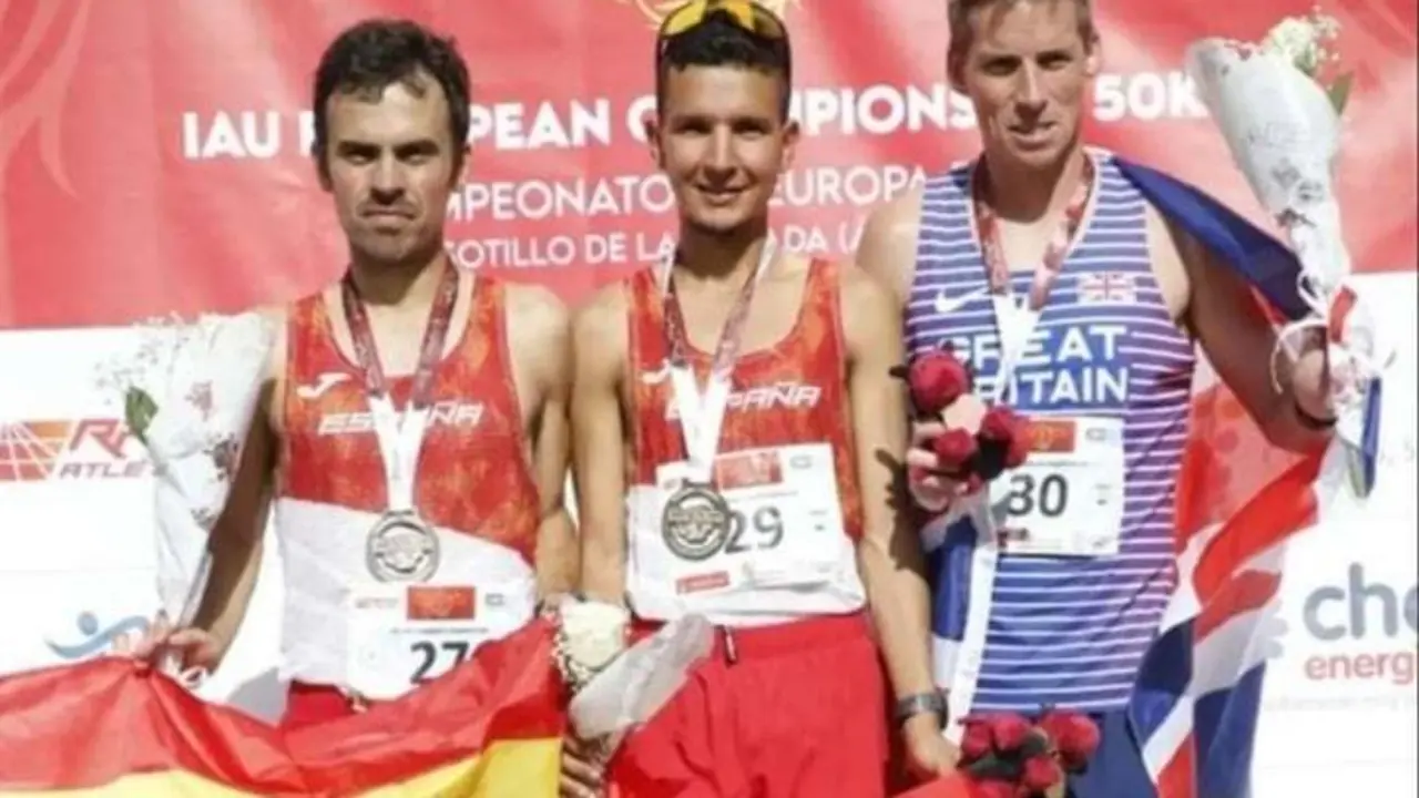 Puyuelo, a la izquierda de la imagen, en el Europeo de 50 km. Foto: Alberto Puyuelo