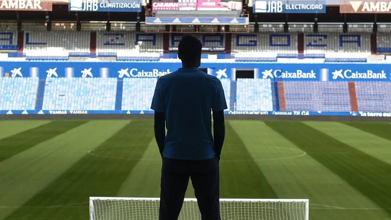 Cristian &Aacute;lvarez vivir&aacute; un adi&oacute;s emocionante en La Romareda | Foto: Tino Gil / RZ