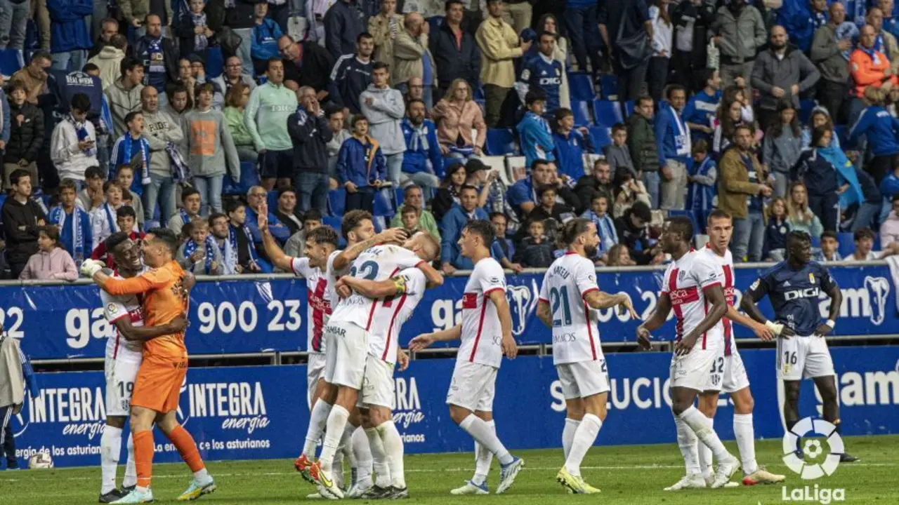 Los jugadores del Huesca quieren volver a saborear la victoria ante el Oviedo al que derrotaron en la primera vuelta. Foto: LaLiga