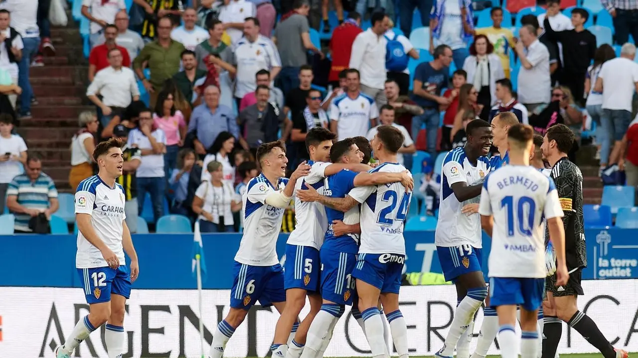 El Zaragoza celebra un triunfo ag&oacute;nico | Foto: RZ