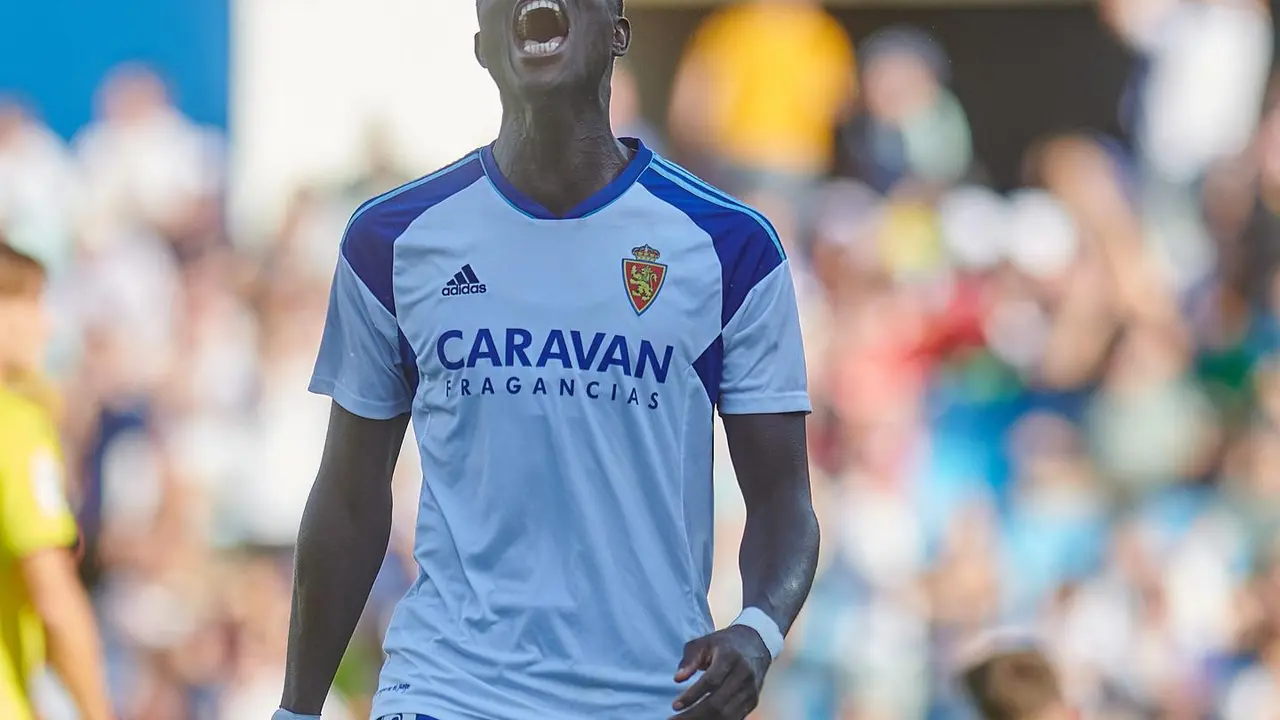 Pape Gueye se lamenta tras una acci&oacute;n ante el Villarreal 'B'.| Foto: RZ