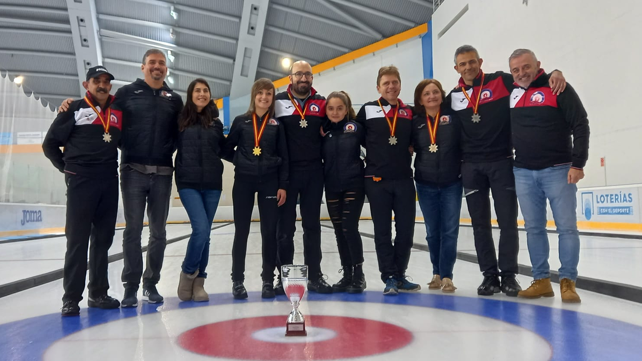 Equipo del CH Jaca, ciudad con tres equipos de curling. Foto: CH Jaca