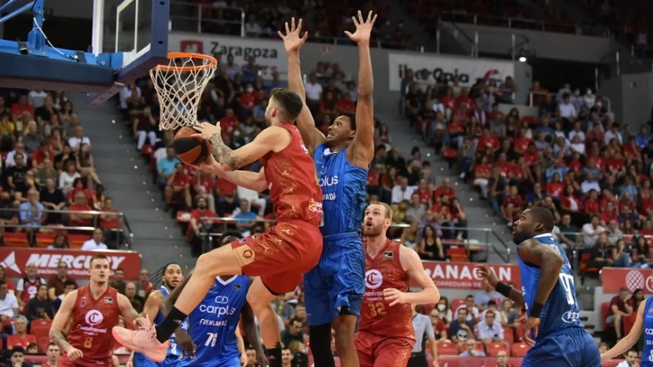 Yusta, en el partido Ciudad de Zaragoza ante Fuenlabrada | Foto: Esther Casas / Casademont Zaragoza