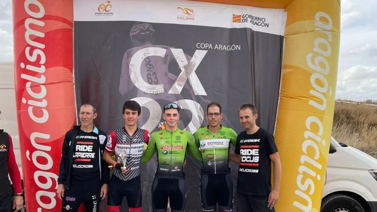 Villacampa, en el centro de la imagen abri&oacute; el calendario de ciclocross con victoria. Foto: CC Oscense