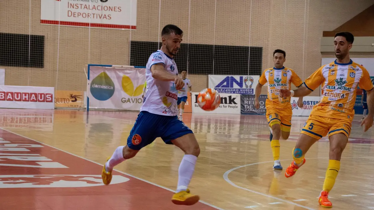 &Oacute;scar Villanueva, en el choque ante Benavente | Foto: Pedro Luis Serrano