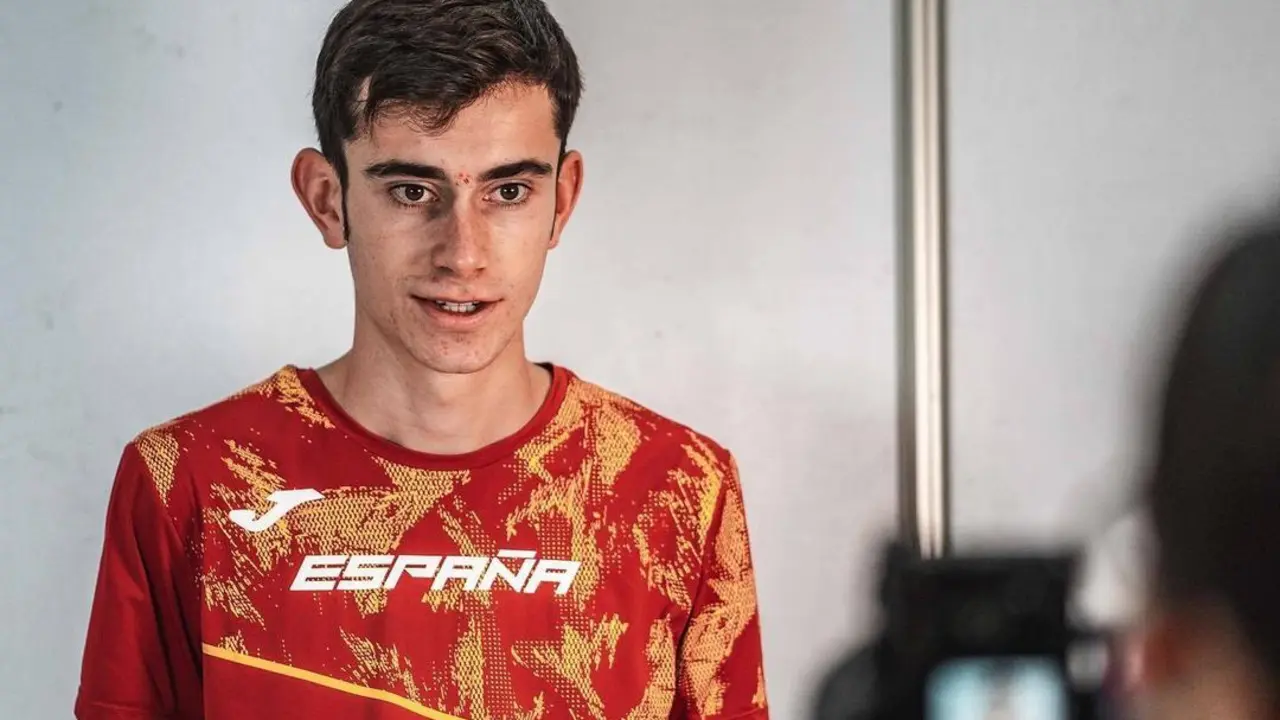 &Aacute;lvaro Osanz en la imagen oficial para el campeonato del mundo de trail, versi&oacute;n atletismo, que se celebra en Asia. Foto: Cedida