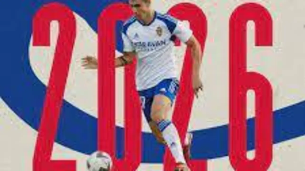 Marcos Luna en el p&oacute;ster de su renovaci&oacute;n | Foto: Real Zaragoza