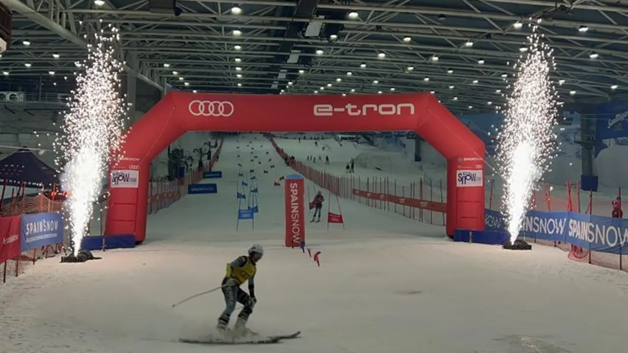 El Madrid Snozone ha sido escenario de la apertura del Campeonato de Espa&ntilde;a de esqu&iacute; alpino sub16. Foto: Rfedi