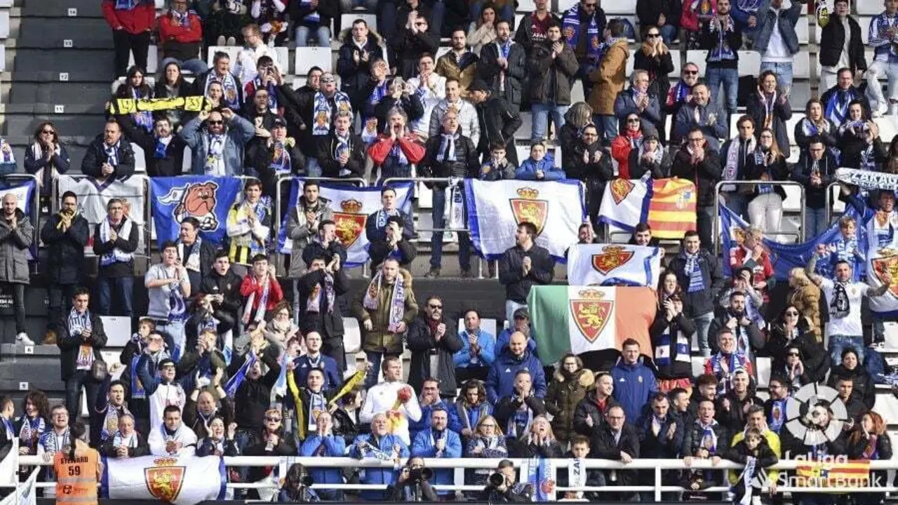 Afici&oacute;n zaragocista en el partido ante el Burgos C.F