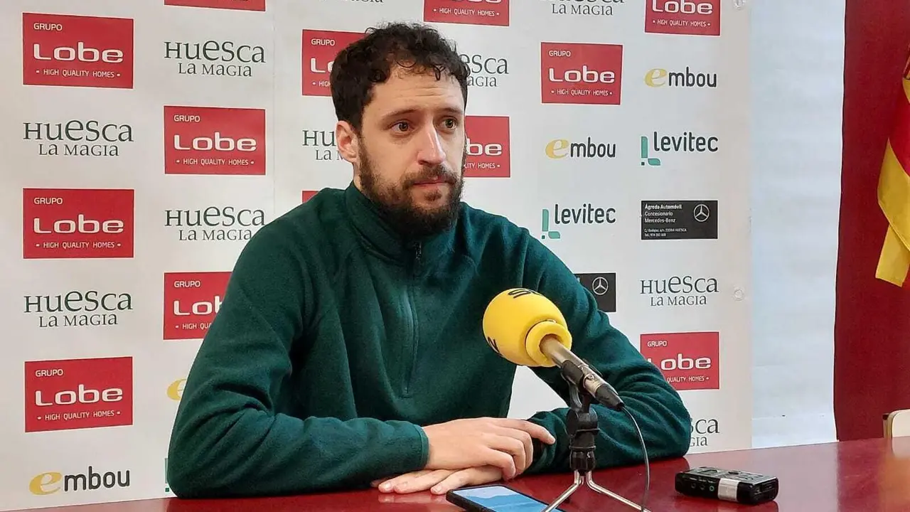 Santi Cerd&aacute;n, en rueda de prensa. Foto: CB Pe&ntilde;as