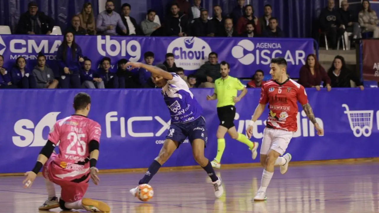 Iv&aacute;n Bernad, en el partido ante Alzira de la semana pasada
