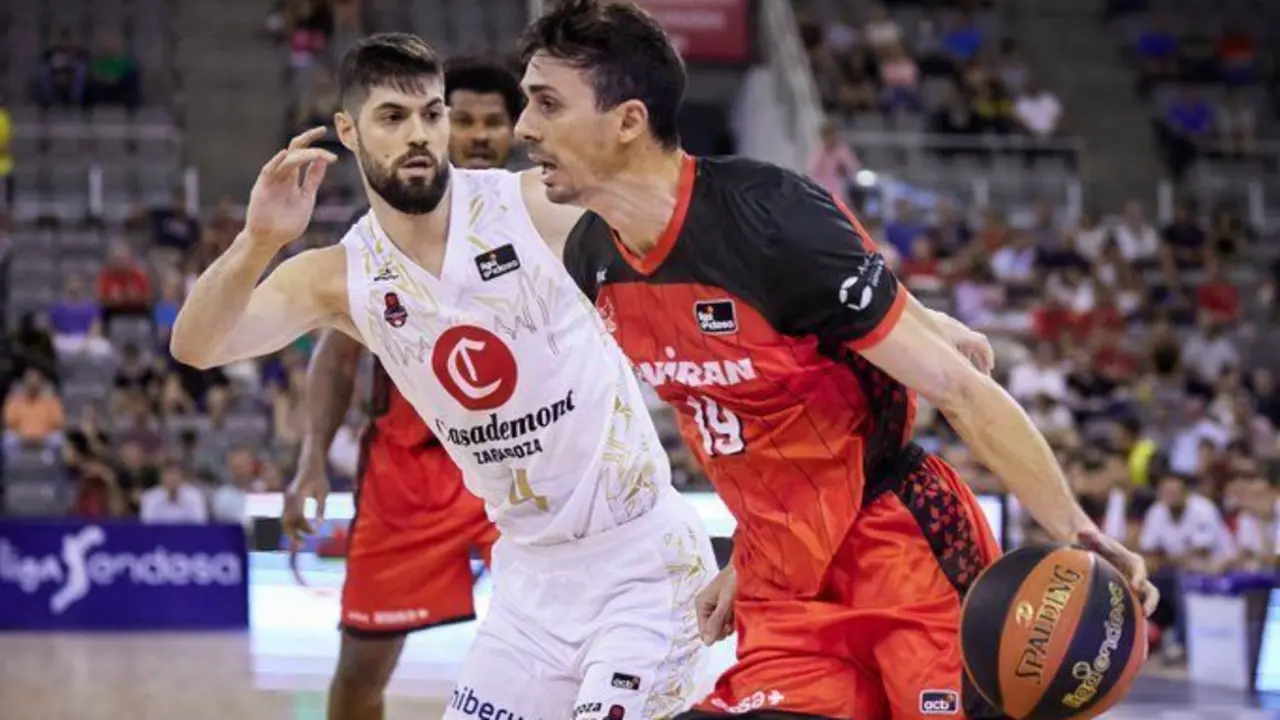 Santi Yusta defiende a Pere Tom&aacute;s en pretemporada | Foto: Covir&aacute;n Granada