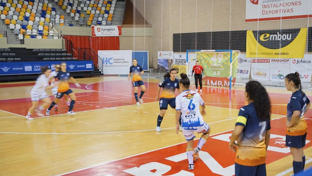 Giba controla un bal&oacute;n | Foto: Sala Zaragoza