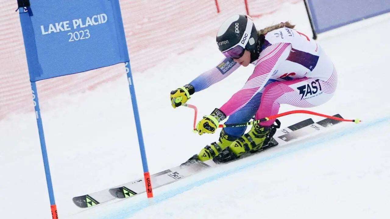 Celia Abad pasa una puerta en los Mundiales Universitarios que se celebran en Lake Placid. Foto: FISU