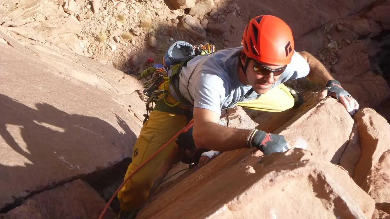 Marc Toralles escalando en Wadi Rum. Foto: Cedida