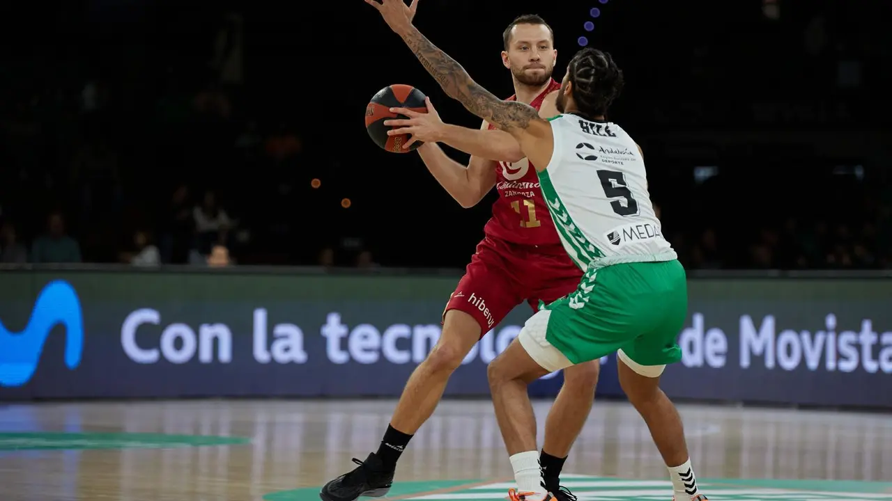 Marcel Ponitka, en el choque ante los verdiblancos en Sevilla | Foto: S. Castizo