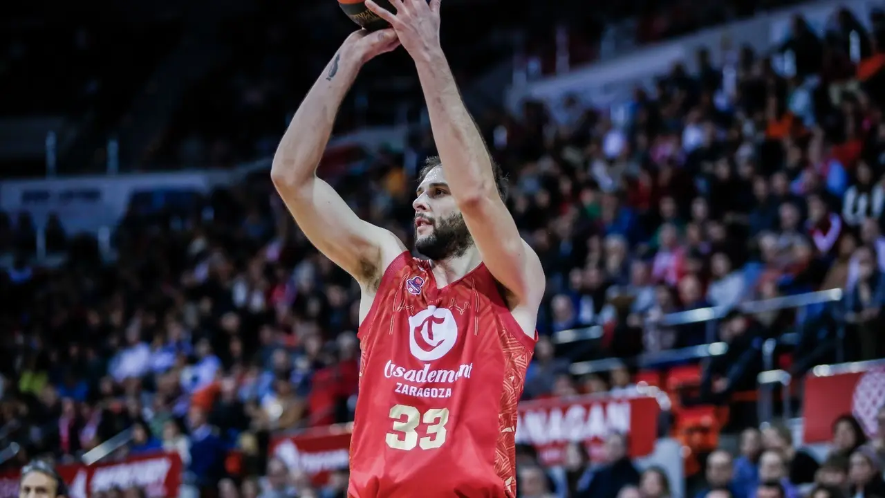 Ivan Cruz en su debut en el Pr&iacute;ncipe Fel&iacute;pe como jugador de Casademont Zaragoza | Foto: Esther Casas