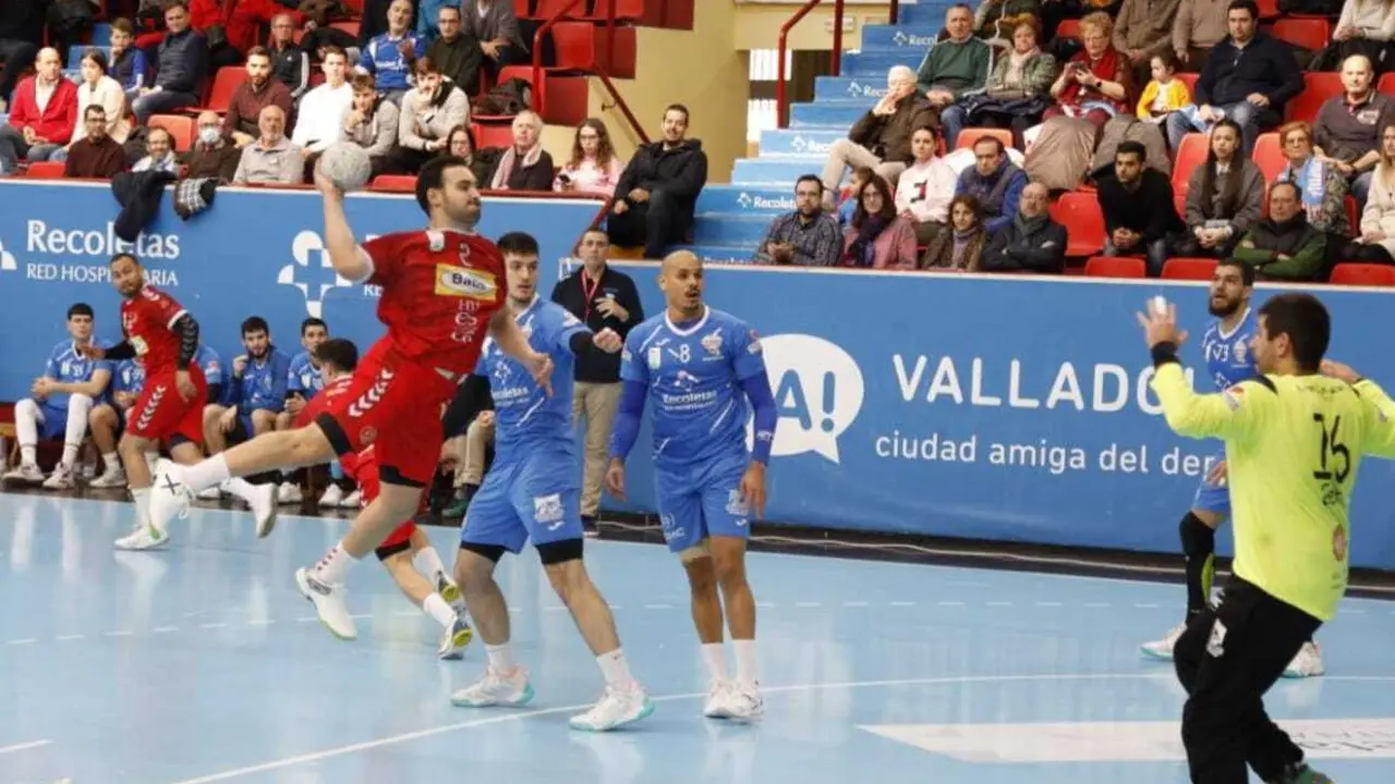 Montoya volvi&oacute; a ser un quebradero para el Valladolid en el partido contra el Bada Huesca. Foto: Cedida